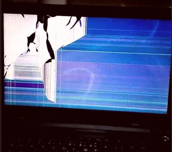 ５分で復活 ノートパソコンの液晶が破損した時の応急処置法 夫は転勤族 妻の悩み解決ブログ