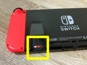 SwitchのSDカードスロットの位置