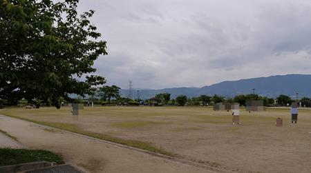 三連水車芝生広場