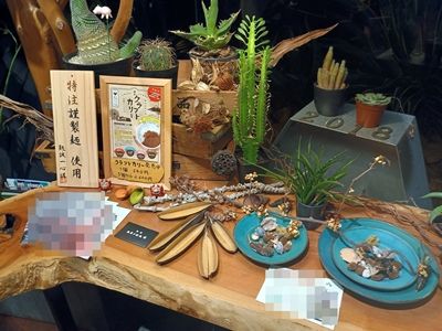 麵屋ARIGA店内ディスプレイの様子